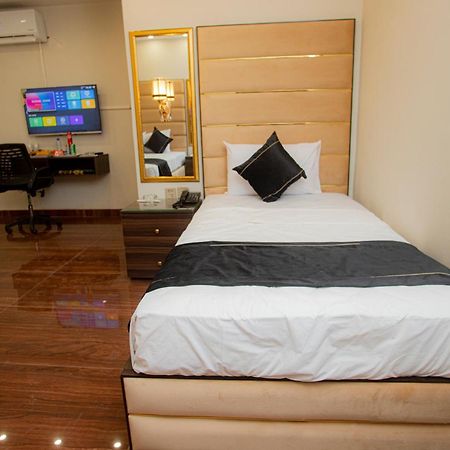 Hotel White Season Gulberg Lahore Exterior photo